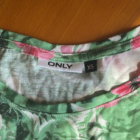 Floral boho top from ONLY - Picture 3 of 4